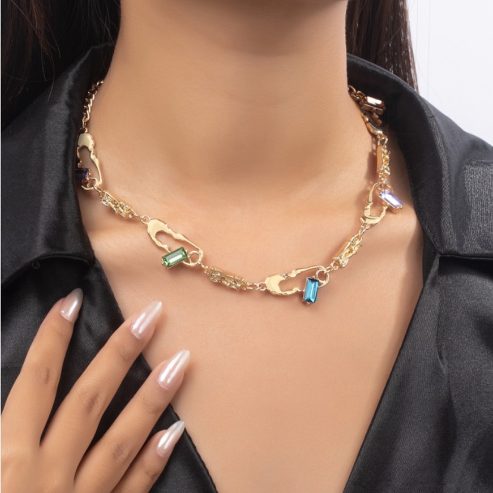 Gold chunky chain necklace